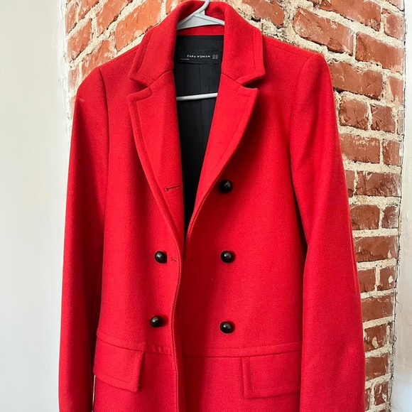 Red coat - Picture 1 of 3